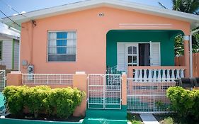 Charming Bungalow Minutes From Brandon'S Beach